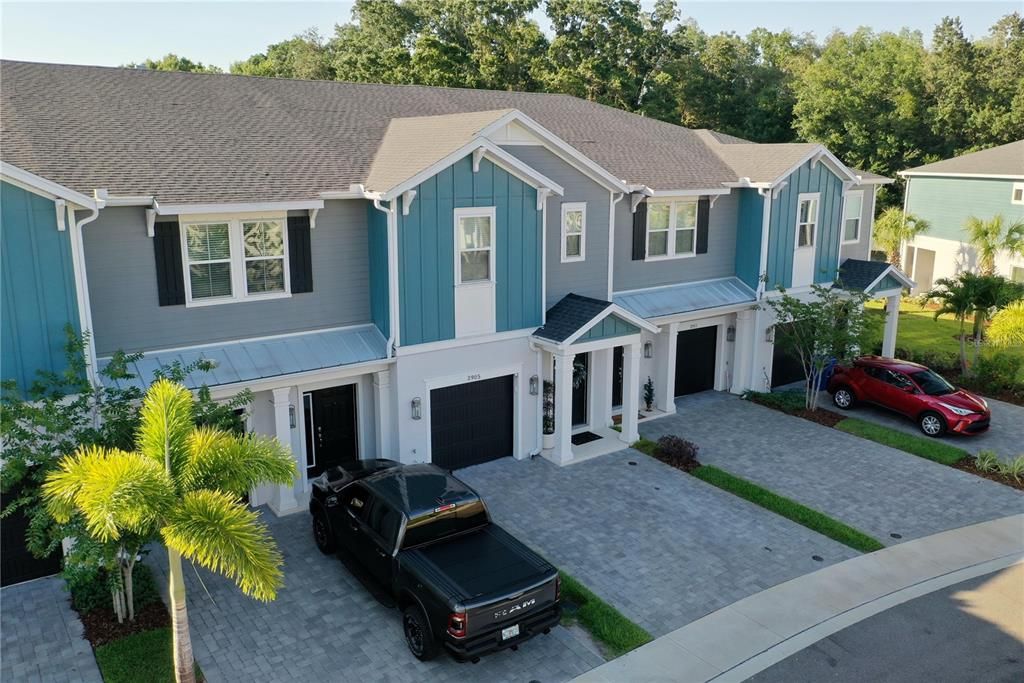 Recently Sold: $330,000 (3 beds, 2 baths, 1956 Square Feet)