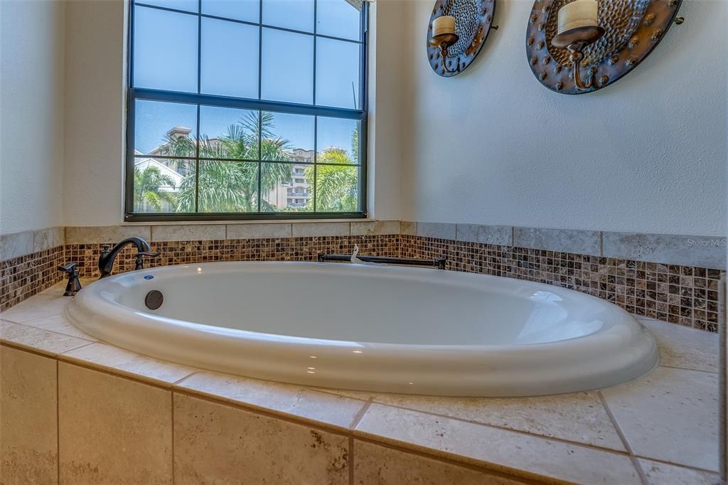 Недавно продано: $1,100,000 (3 спален, 3 ванн, 2500 Квадратных фут)