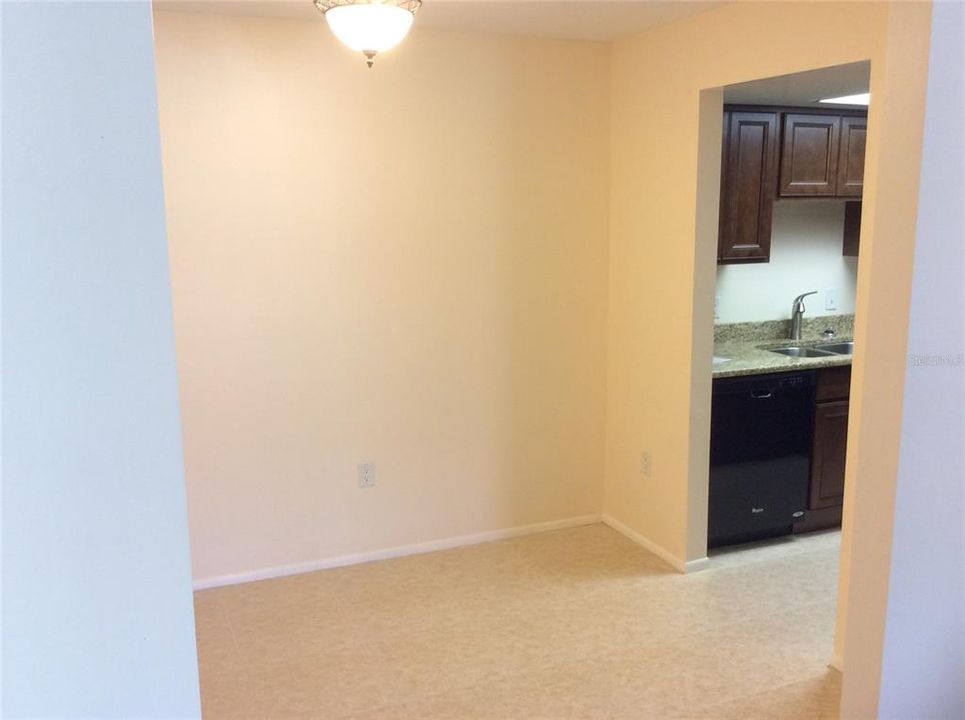 Recently Rented: $975 (1 beds, 1 baths, 726 Square Feet)