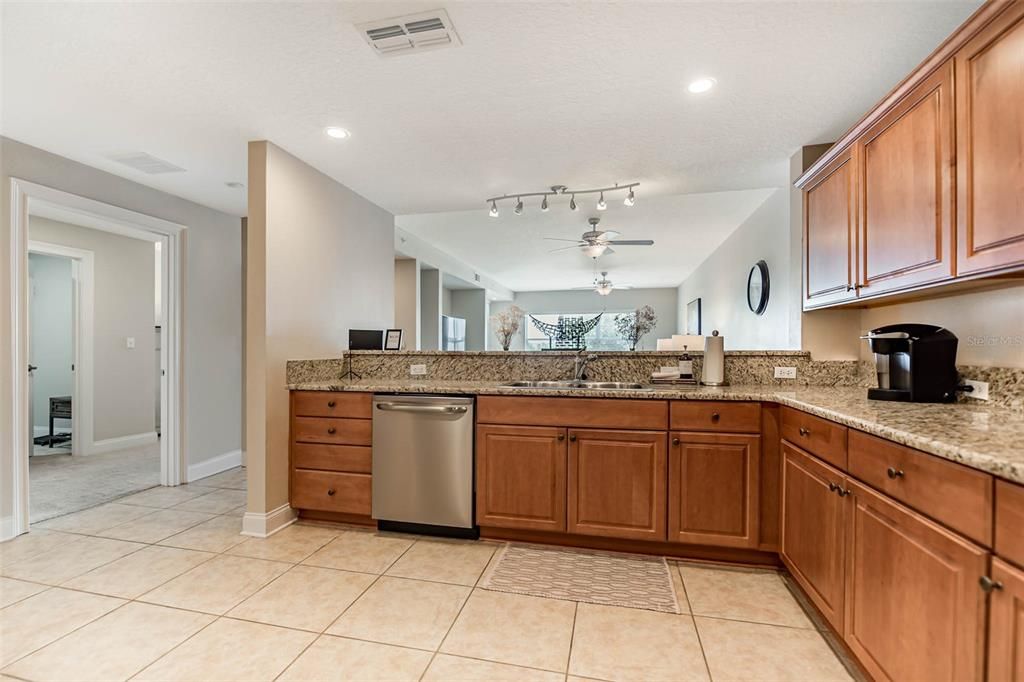 Recently Sold: $325,000 (2 beds, 2 baths, 1627 Square Feet)