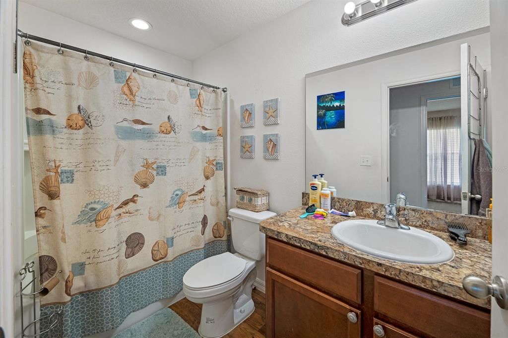 Недавно продано: $305,000 (4 спален, 2 ванн, 1884 Квадратных фут)
