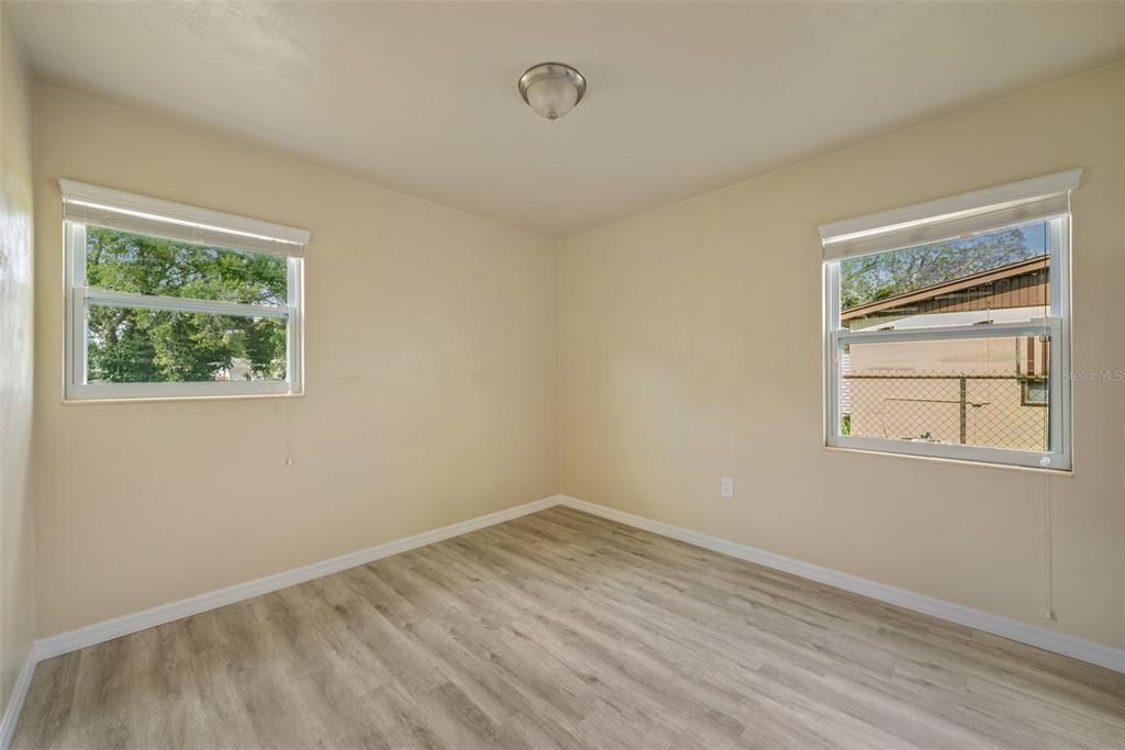 Recently Sold: $230,000 (2 beds, 1 baths, 1168 Square Feet)