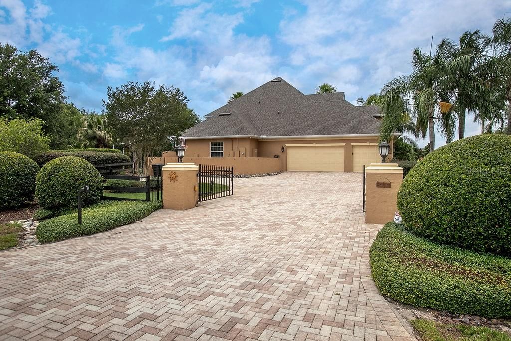 Recently Sold: $799,900 (4 beds, 3 baths, 4220 Square Feet)