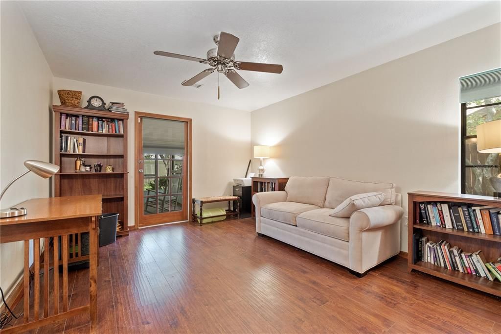 Recently Sold: $250,000 (2 beds, 2 baths, 1875 Square Feet)