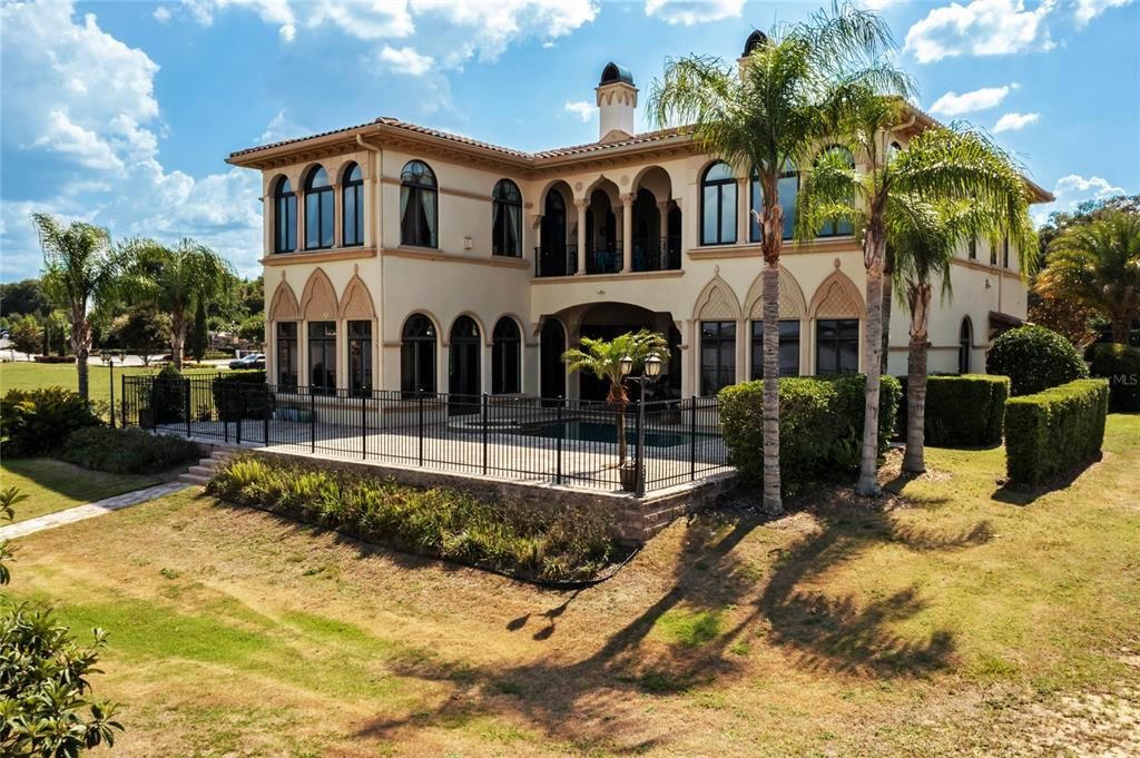 Recently Sold: $1,500,000 (5 beds, 4 baths, 5708 Square Feet)