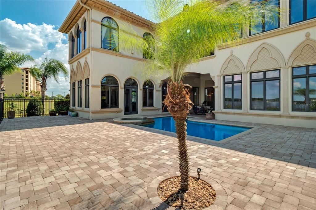 Recently Sold: $1,500,000 (5 beds, 4 baths, 5708 Square Feet)