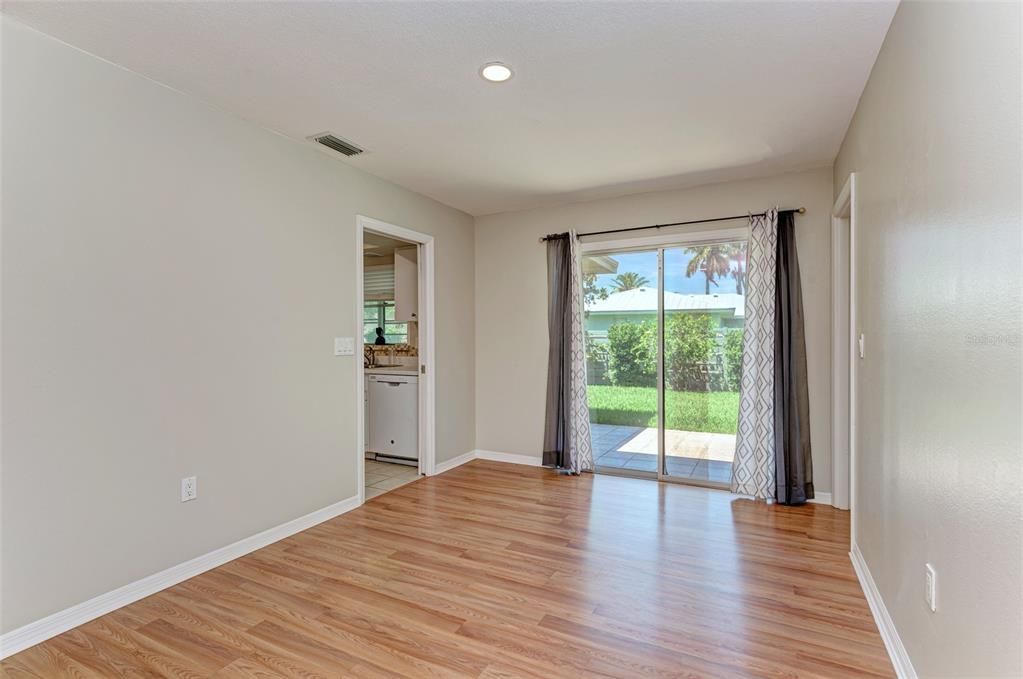 Recently Sold: $385,000 (2 beds, 2 baths, 1269 Square Feet)