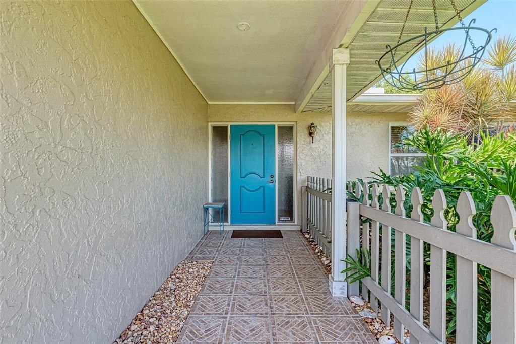 Recently Sold: $385,000 (2 beds, 2 baths, 1269 Square Feet)