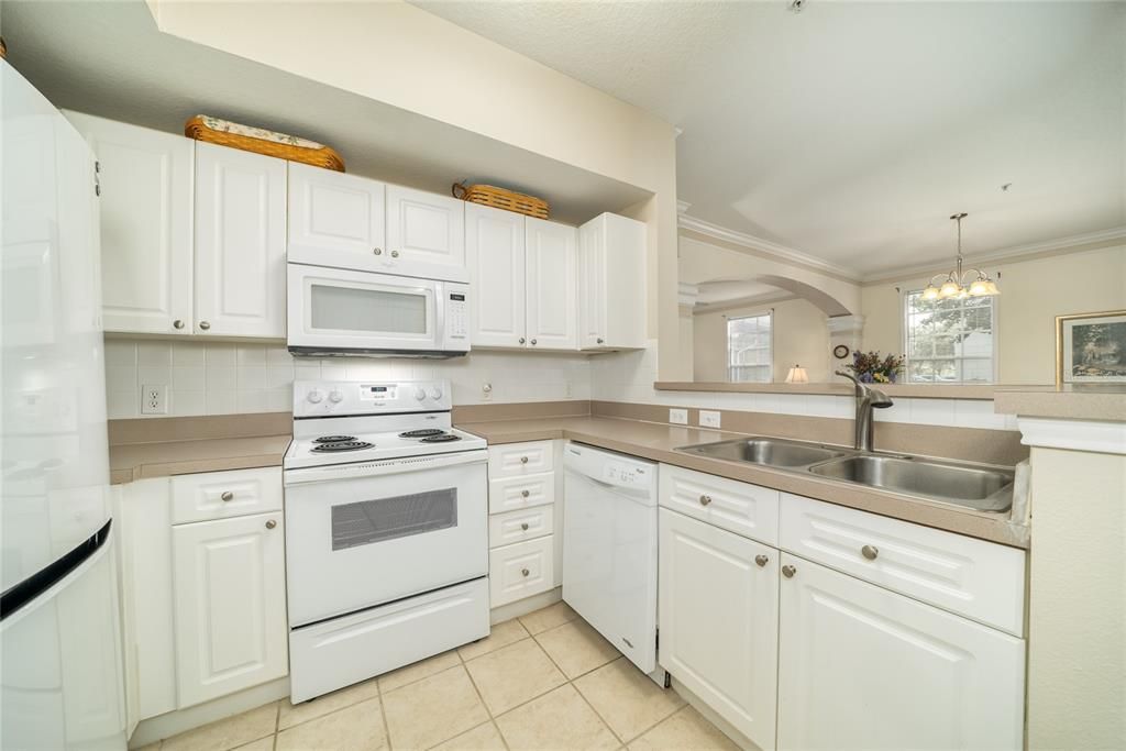 Recently Sold: $225,000 (2 beds, 2 baths, 1122 Square Feet)