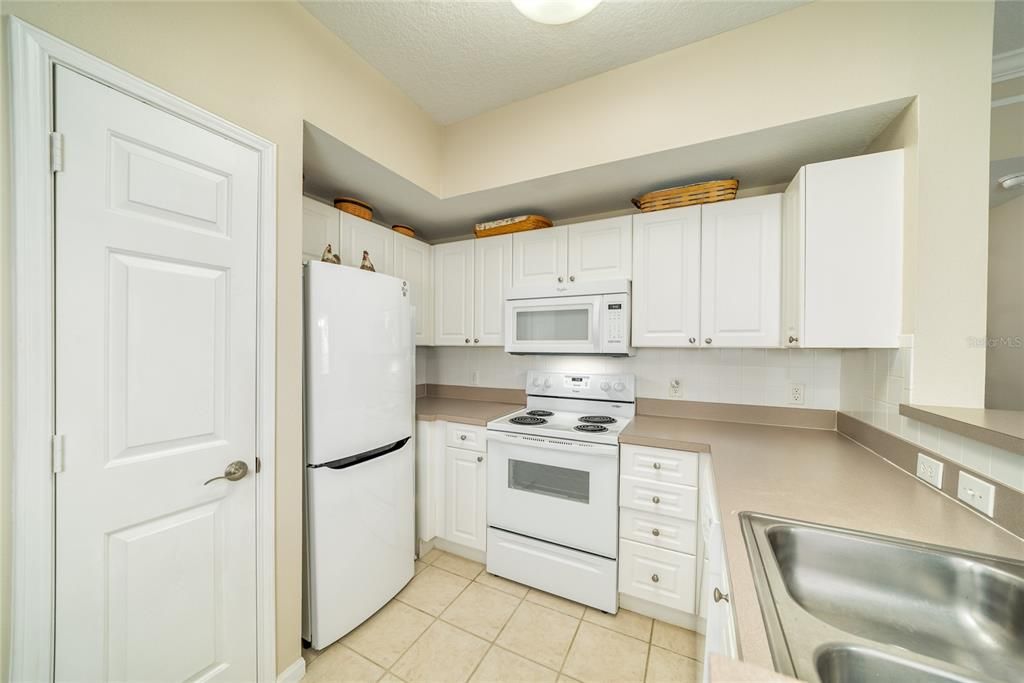Recently Sold: $225,000 (2 beds, 2 baths, 1122 Square Feet)