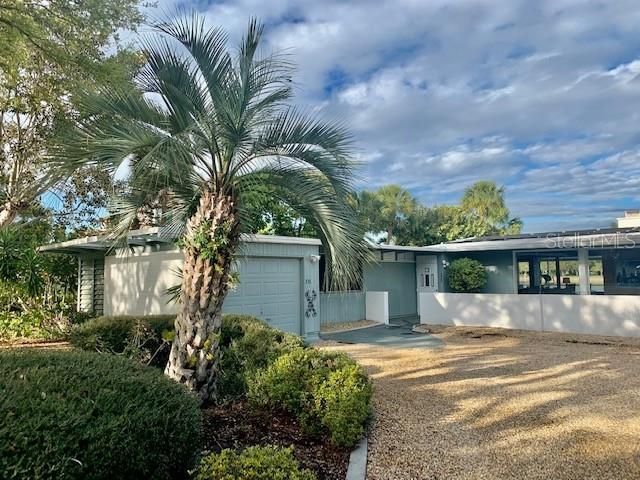 Recently Sold: $1,675,000 (3 beds, 2 baths, 2791 Square Feet)