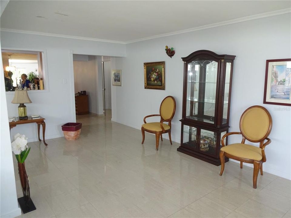 Vendido Recientemente: $315,000 (3 camas, 2 baños, 2505 Pies cuadrados)