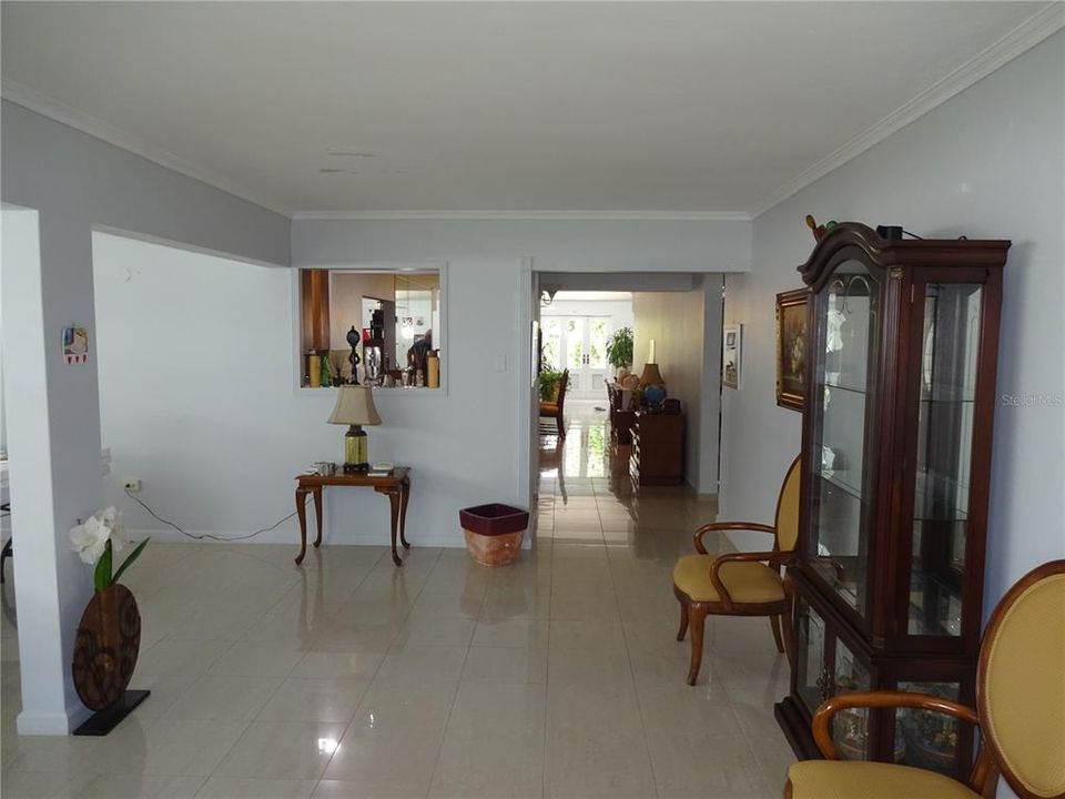 Vendido Recientemente: $315,000 (3 camas, 2 baños, 2505 Pies cuadrados)