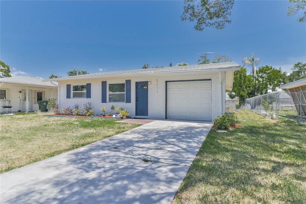 Recently Sold: $275,000 (2 beds, 1 baths, 1037 Square Feet)