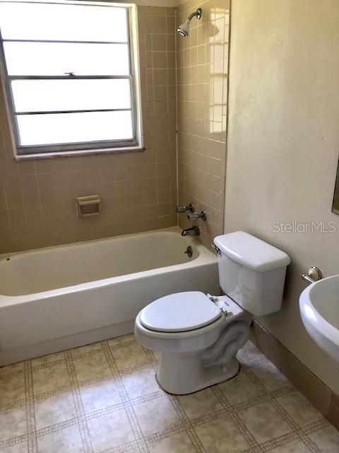 Recently Sold: $139,900 (2 beds, 2 baths, 955 Square Feet)