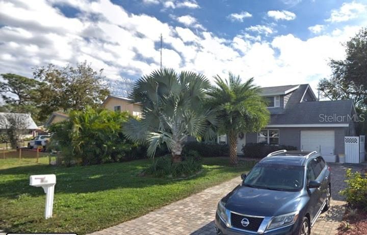 Recently Sold: $360,000 (4 beds, 2 baths, 1488 Square Feet)