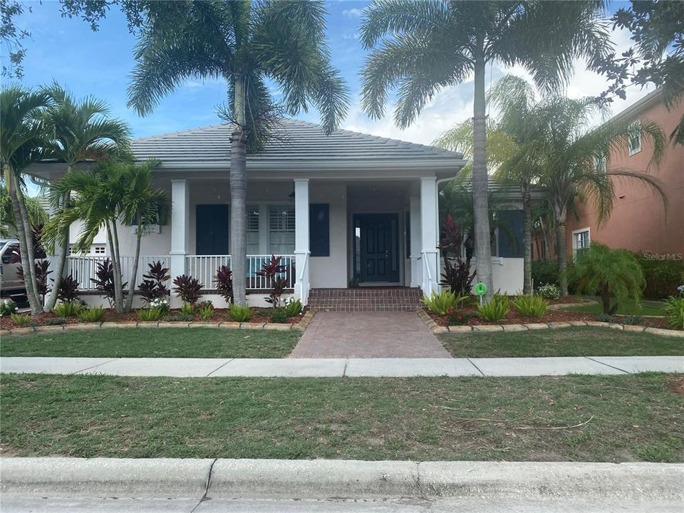 Recently Sold: $950,000 (3 beds, 3 baths, 3075 Square Feet)
