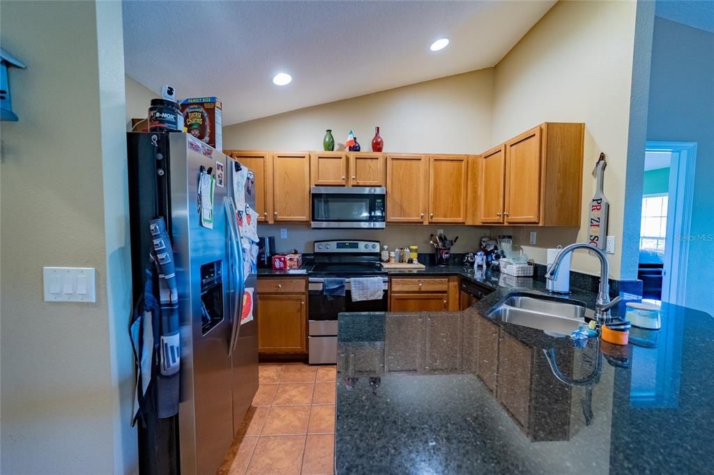 Recently Sold: $275,900 (3 beds, 2 baths, 1405 Square Feet)