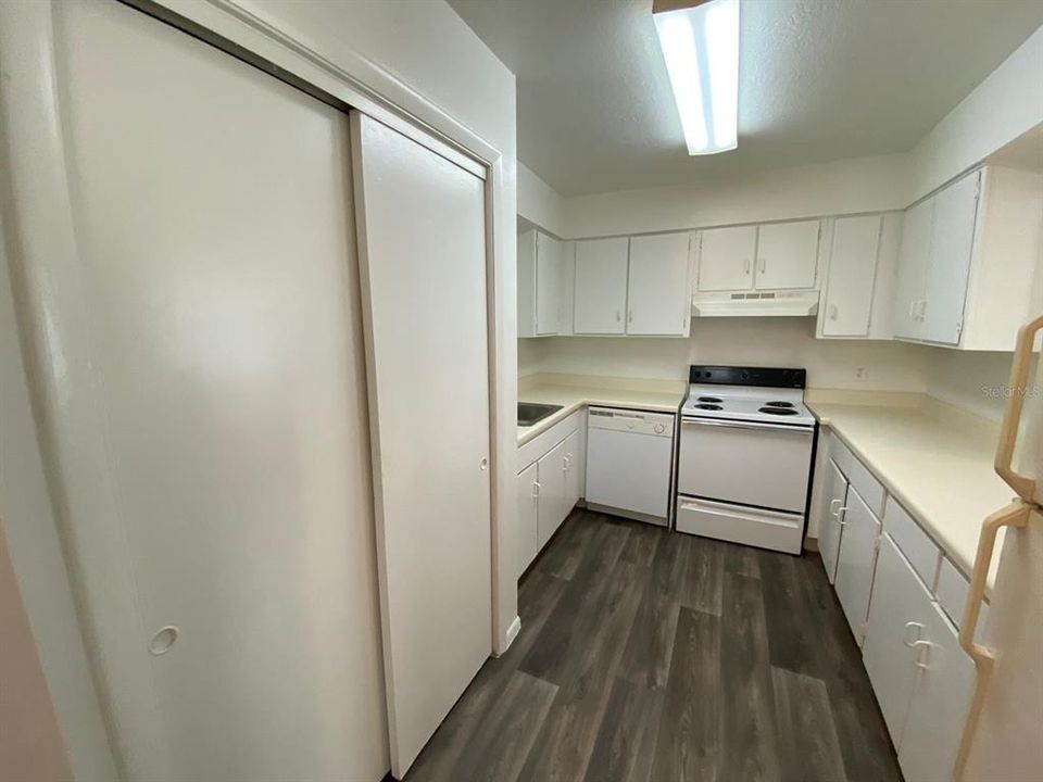 Recently Rented: $950 (1 beds, 1 baths, 790 Square Feet)