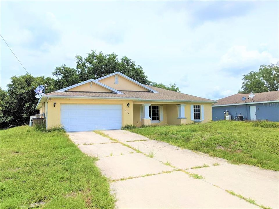 Recently Sold: $280,000 (3 beds, 2 baths, 1969 Square Feet)