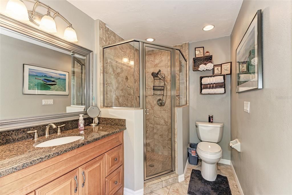 最近售出: $465,000 (3 贝兹, 2 浴室, 1939 平方英尺)