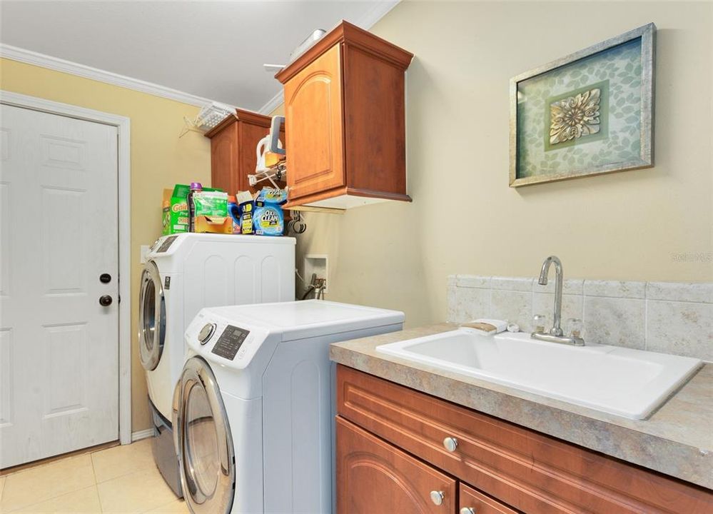 Large Indoor Laundry & washer & dryer stay.