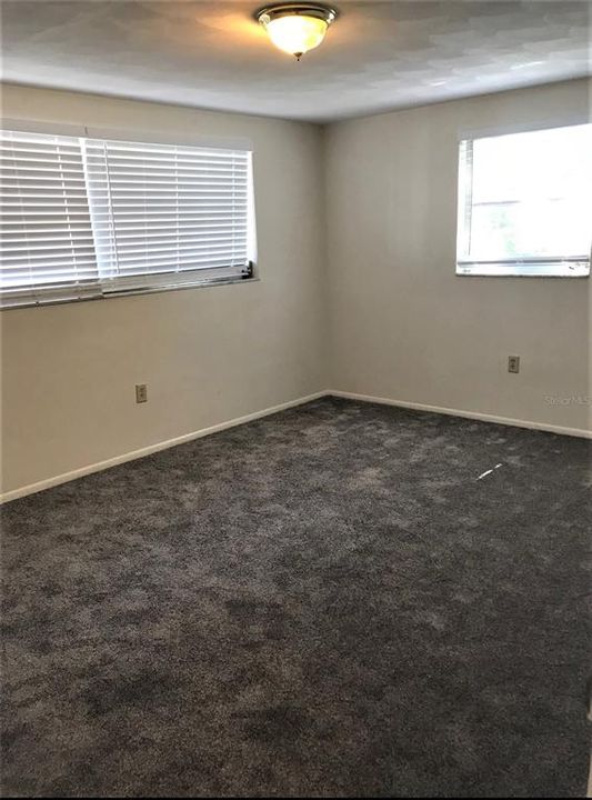 Recently Rented: $1,300 (3 beds, 2 baths, 1025 Square Feet)