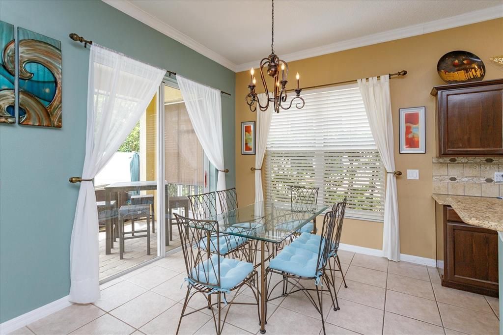 Recently Sold: $450,000 (3 beds, 2 baths, 1552 Square Feet)