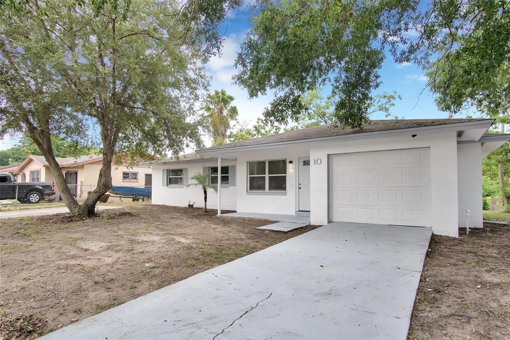 Recently Sold: $225,000 (4 beds, 2 baths, 1158 Square Feet)