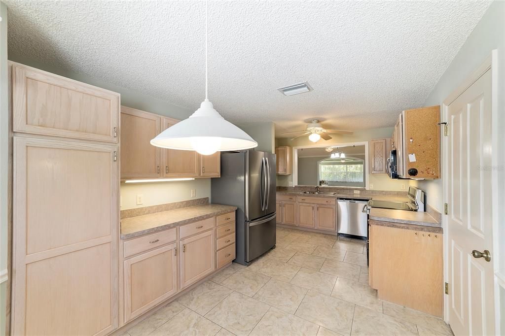 Recently Sold: $335,000 (3 beds, 2 baths, 1658 Square Feet)