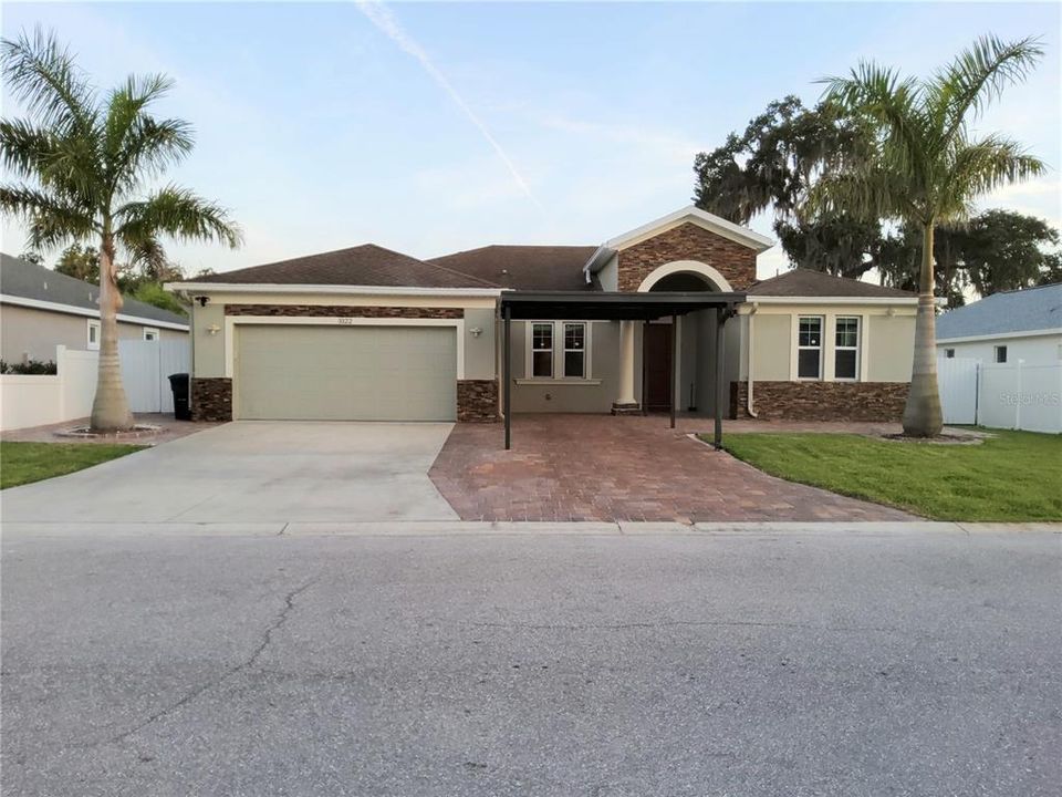 Recently Sold: $440,975 (3 beds, 2 baths, 2111 Square Feet)