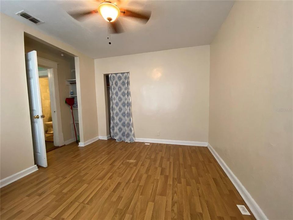 Recently Rented: $800 (0 beds, 1 baths, 520 Square Feet)