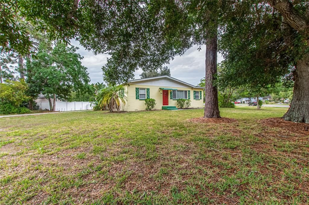 Recently Sold: $240,900 (2 beds, 1 baths, 1139 Square Feet)