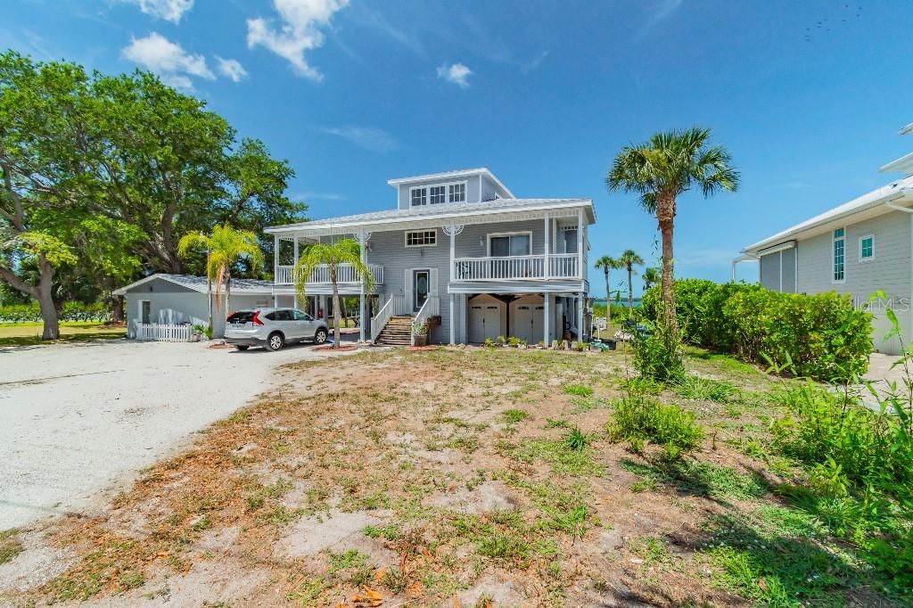 Recently Sold: $1,899,000 (0 beds, 0 baths, 2511 Square Feet)