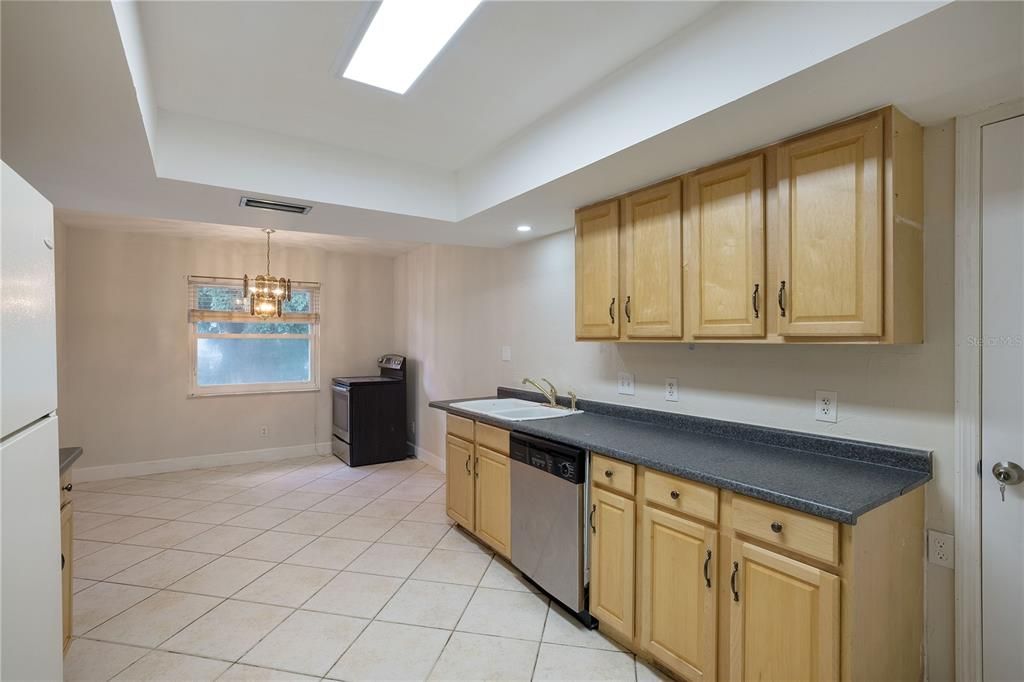 Recently Sold: $399,900 (3 beds, 2 baths, 1682 Square Feet)