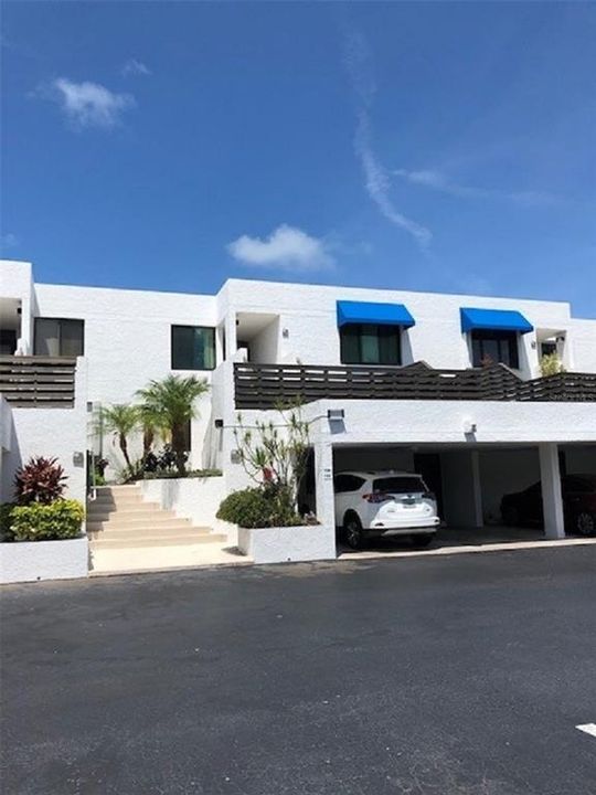 Recently Sold: $549,000 (2 beds, 2 baths, 1456 Square Feet)