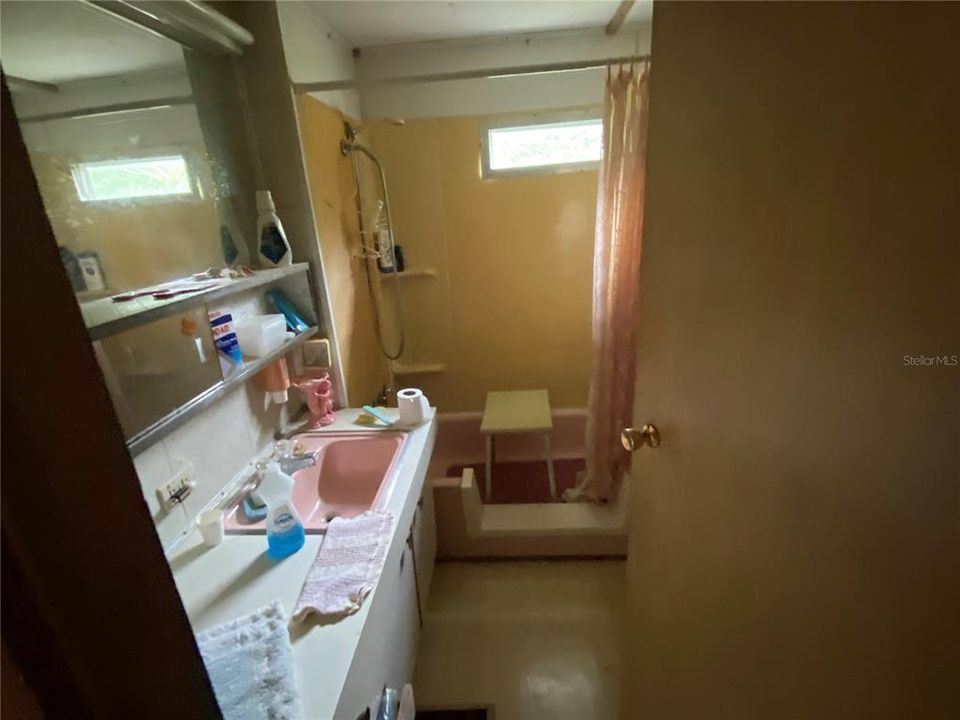 Vendido Recientemente: $64,900 (2 camas, 1 baños, 470 Pies cuadrados)