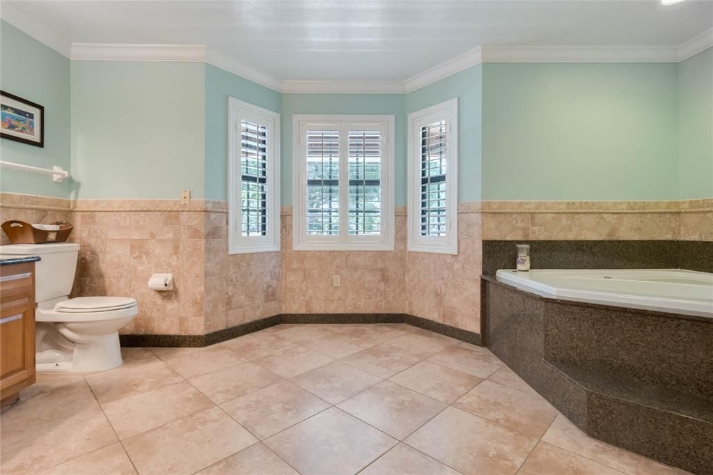 最近售出: $799,000 (4 贝兹, 2 浴室, 4473 平方英尺)