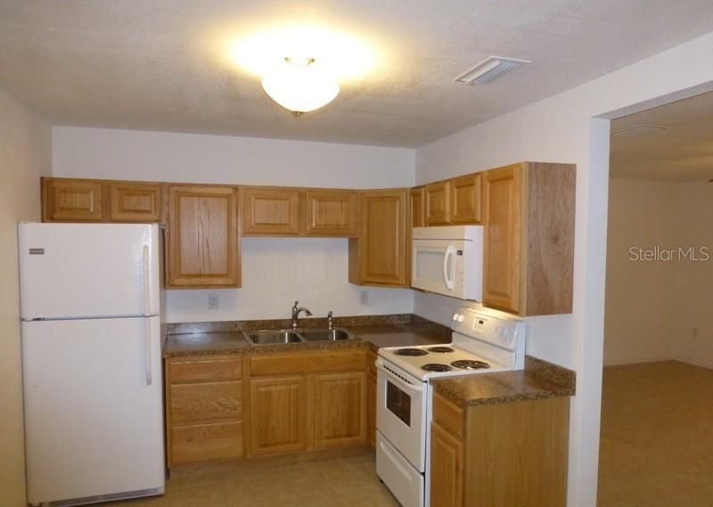 Recently Rented: $1,100 (3 beds, 1 baths, 1018 Square Feet)