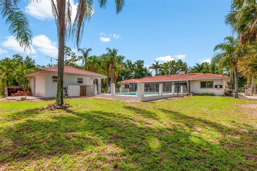 Recently Sold: $379,000 (3 beds, 3 baths, 2367 Square Feet)