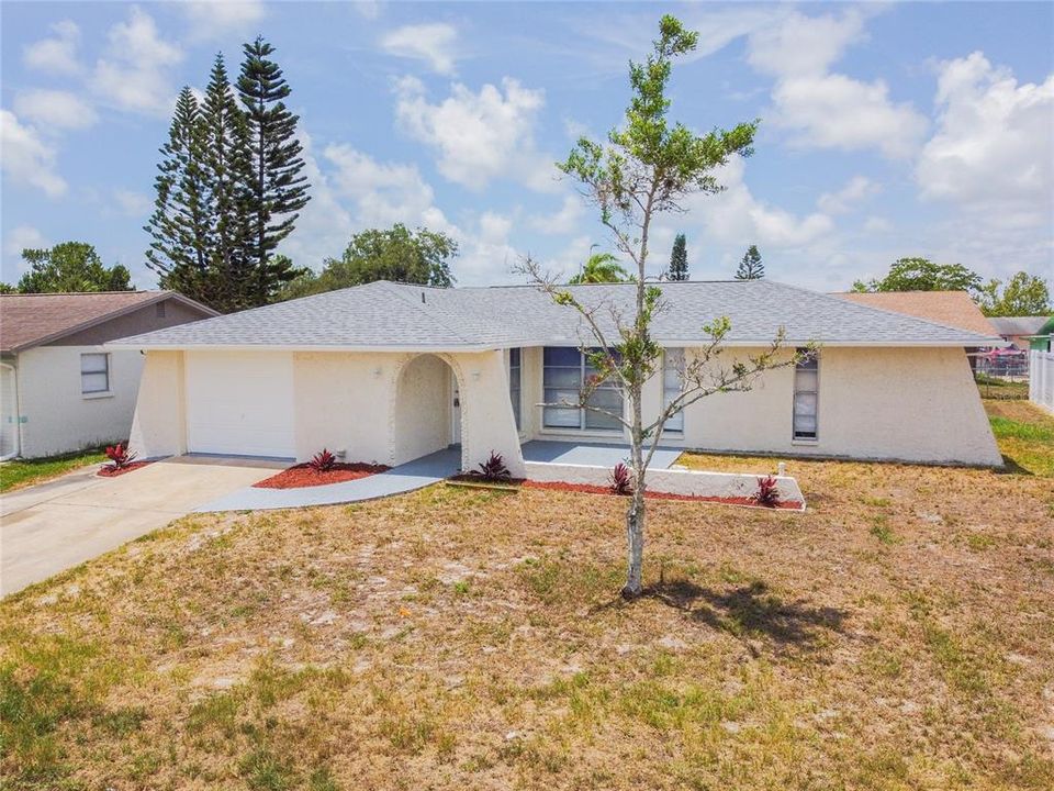 Recently Sold: $229,900 (3 beds, 2 baths, 1272 Square Feet)