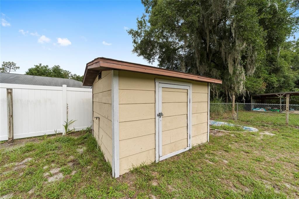 Recently Sold: $159,000 (3 beds, 1 baths, 1152 Square Feet)