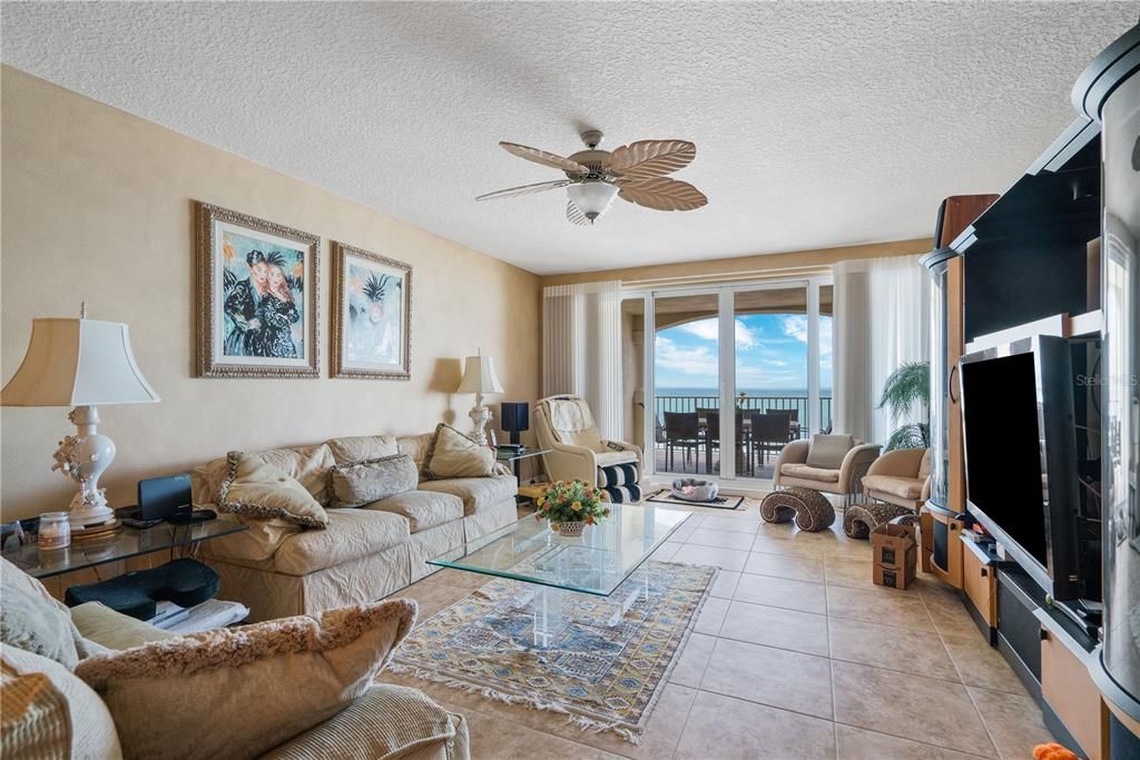 Recently Sold: $1,680,000 (3 beds, 3 baths, 2381 Square Feet)