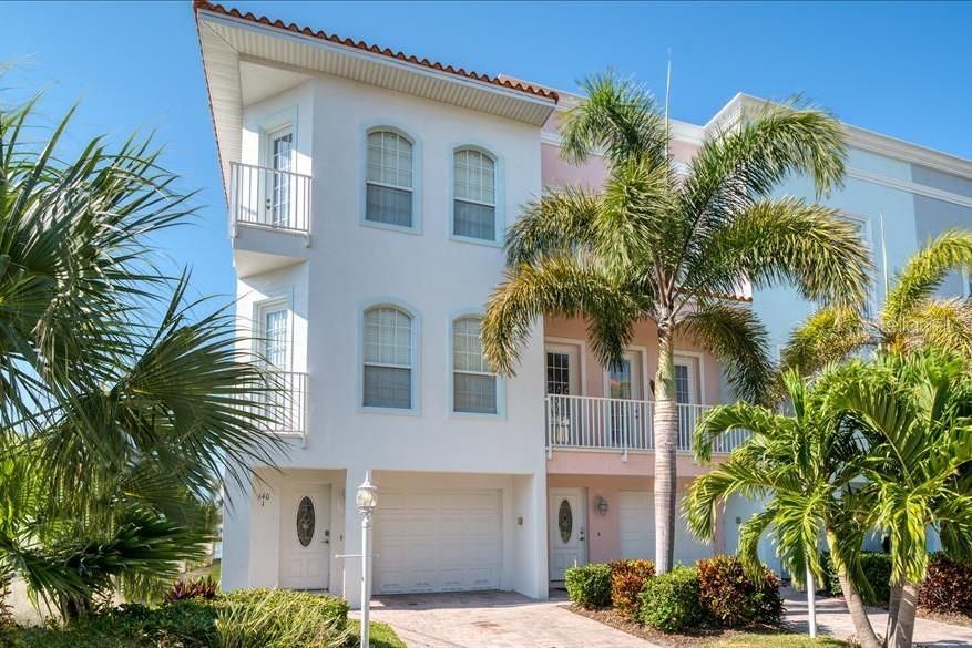 Recently Sold: $1,100,000 (3 beds, 3 baths, 2275 Square Feet)