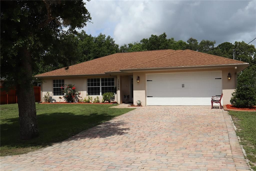 Recently Sold: $209,900 (3 beds, 2 baths, 1511 Square Feet)