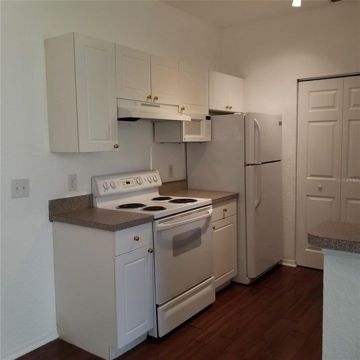 Recently Sold: $150,000 (2 beds, 2 baths, 1106 Square Feet)