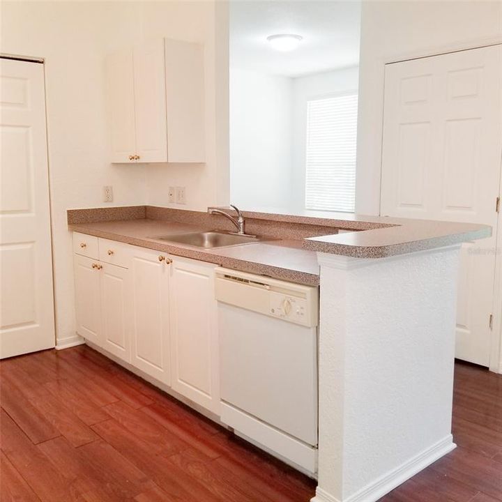 Recently Sold: $150,000 (2 beds, 2 baths, 1106 Square Feet)