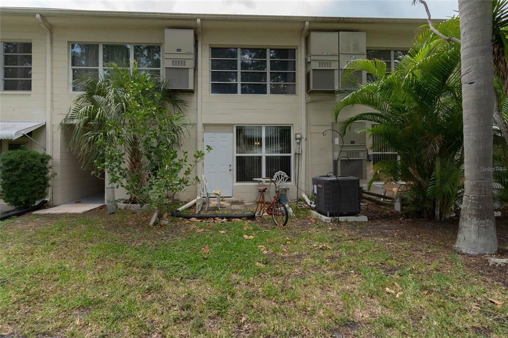 Recently Sold: $75,000 (1 beds, 1 baths, 652 Square Feet)