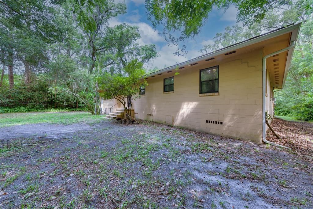 Recently Sold: $255,000 (3 beds, 2 baths, 1363 Square Feet)
