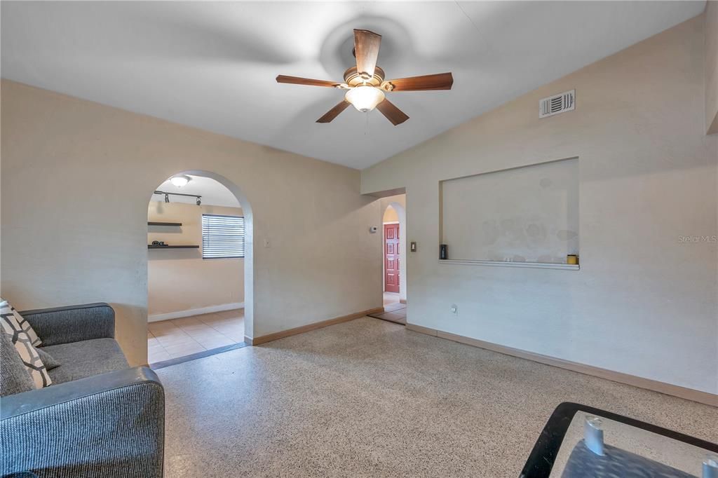 Recently Sold: $250,000 (2 beds, 1 baths, 900 Square Feet)